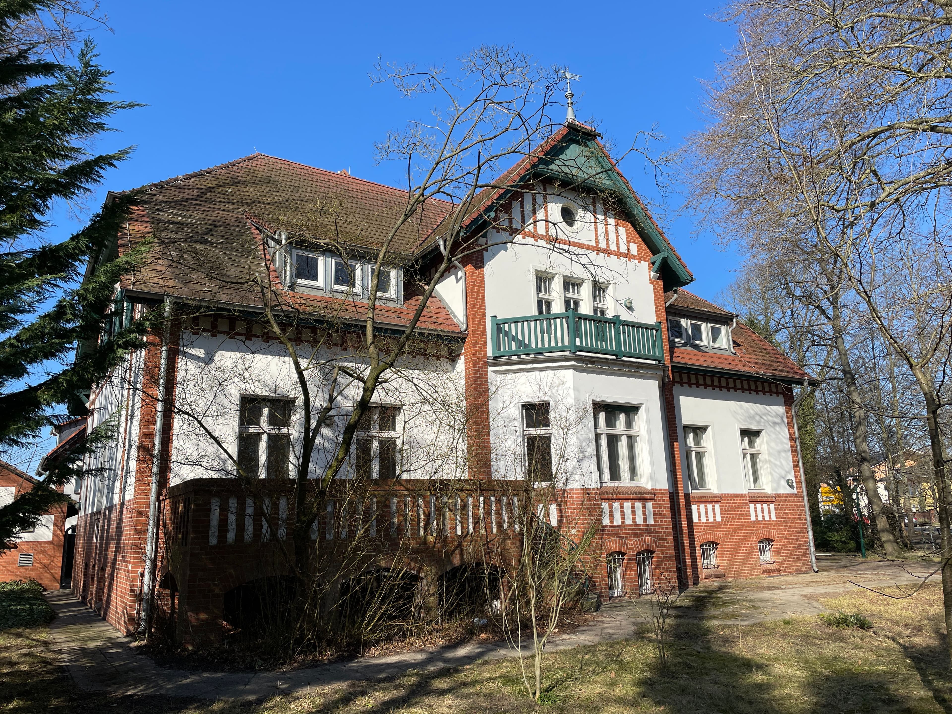 Mietangebot: Attraktive Gewerbeeinheit in denkmalgeschützter Stadtvilla